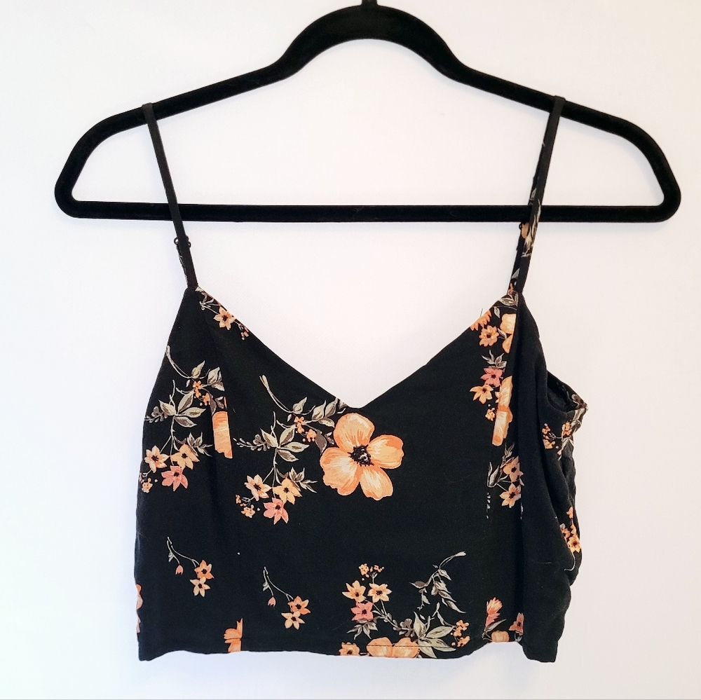 4/$20 🍒 H&M | Floral Crop Top